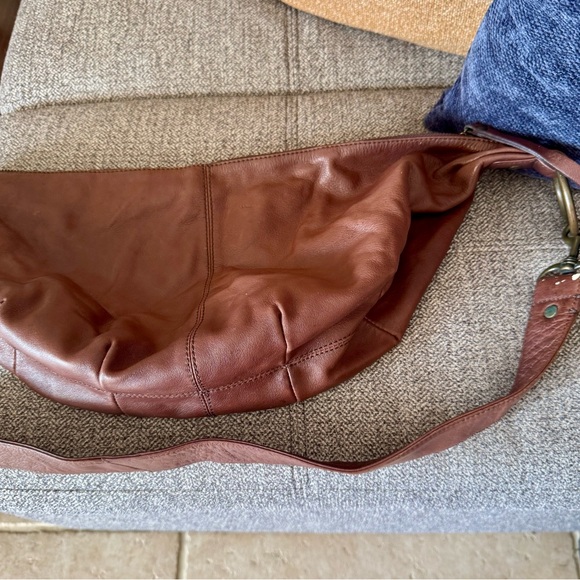 GAP Chocolate Leather Sling - Picture 8 of 10